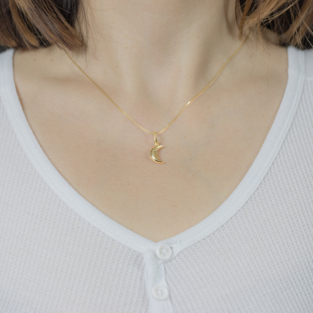 18k Gold Crescent Pendant - Delma Gold Jewelry