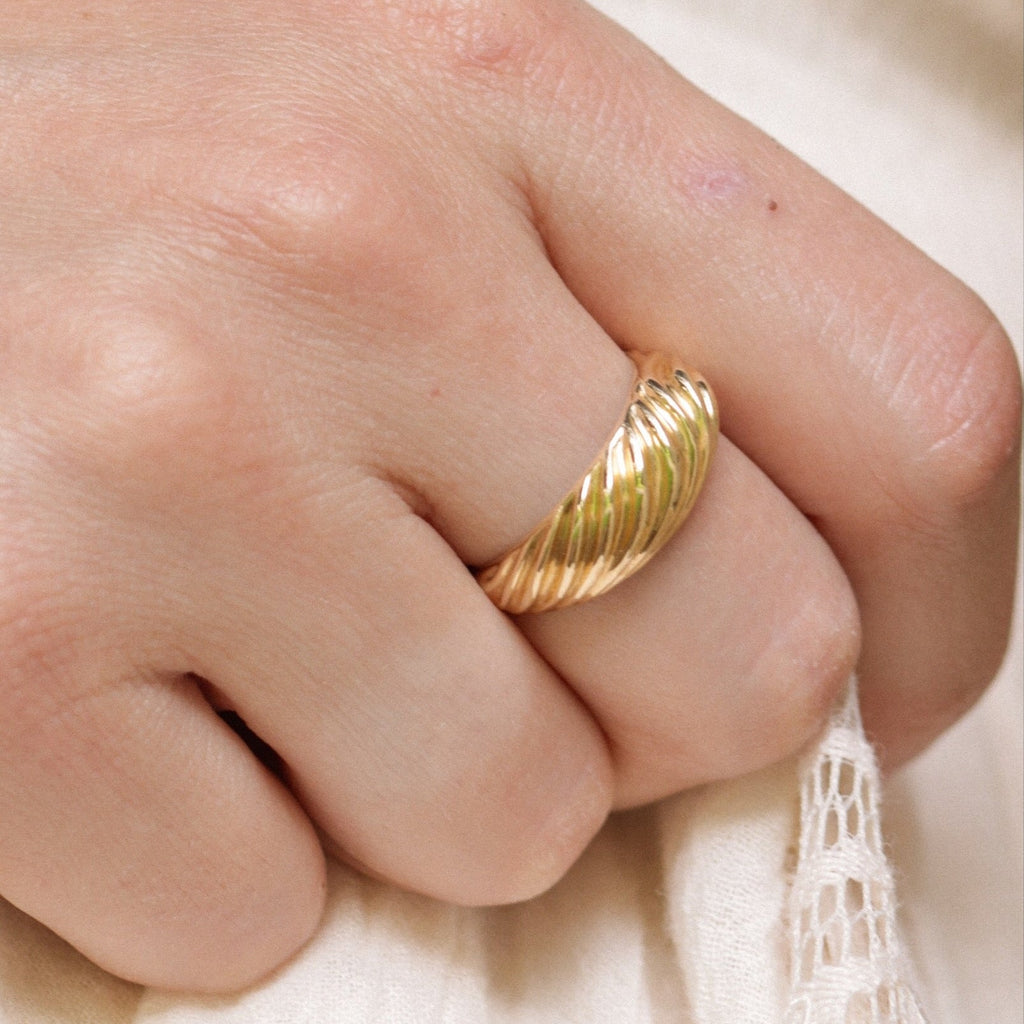 18k Gold Swirl Dome Ring - Delma Gold Jewelry