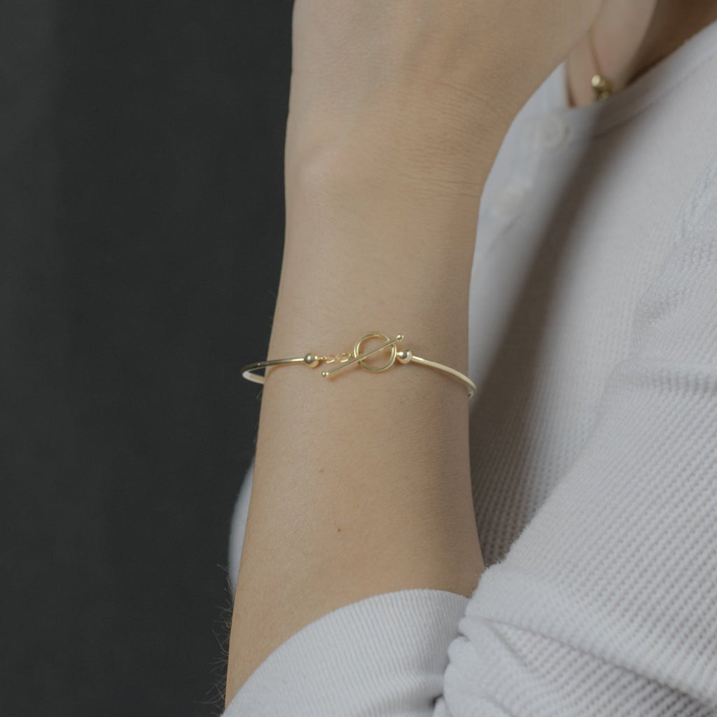 18k Gold Toggle Clasp Bangle - Delma Gold Jewelry