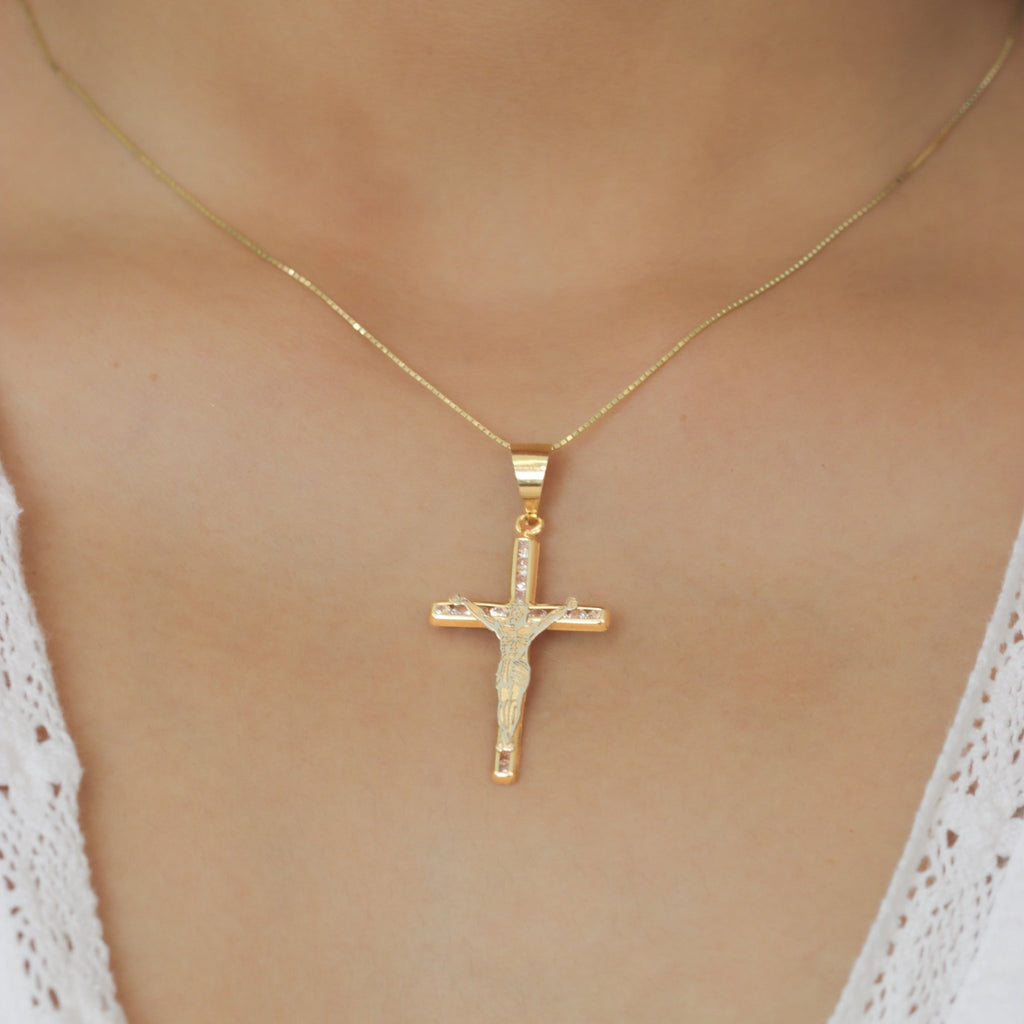 Divina Crucifix Pendant – 18k Gold with Diamond - Cut Accents - Delma Gold Jewelry