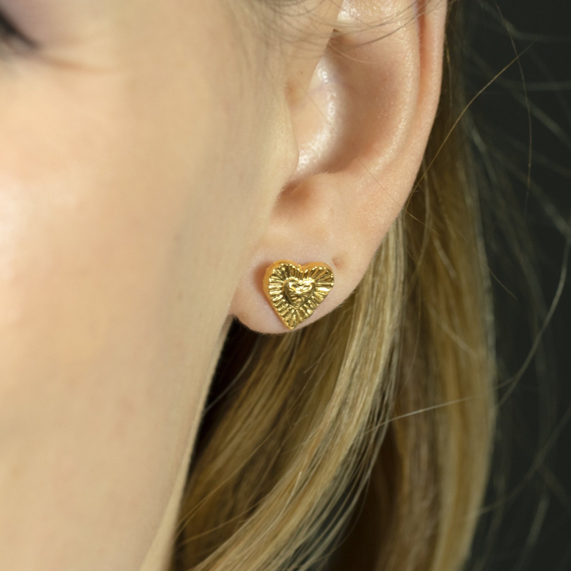 Enchanted Heart Butterfly Gold Earring - Delma Gold Jewelry