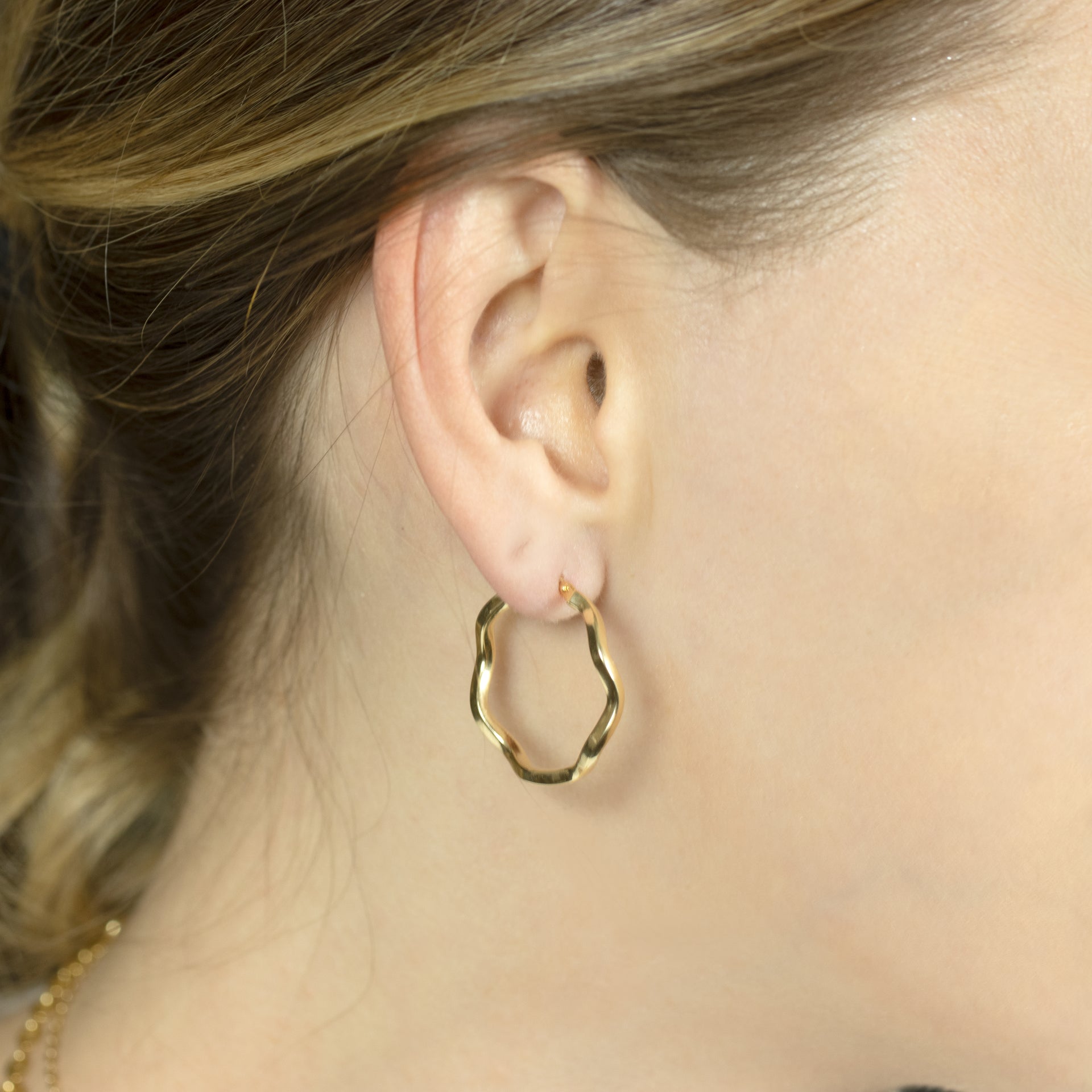 Serene Wave Gold Hoop Earring