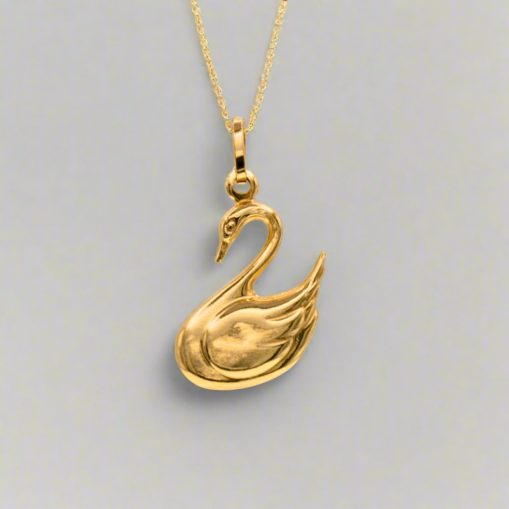 18k Swan Pendant