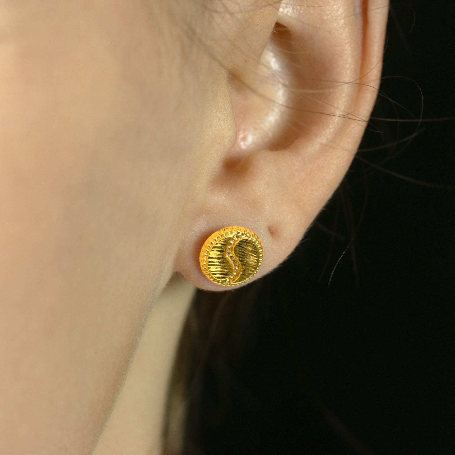 Harmony Yin-Yang Gold Earring